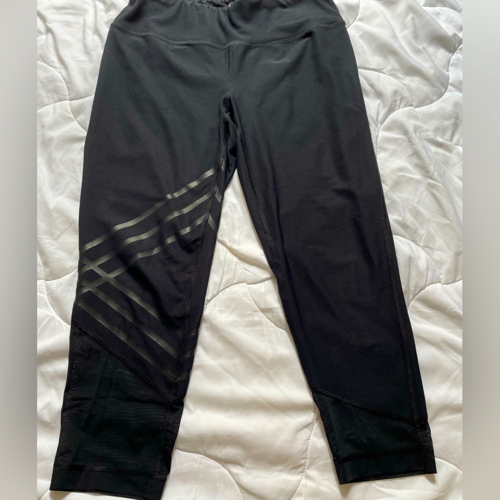 90 Degree By Reflex Black Mesh Panel Capris